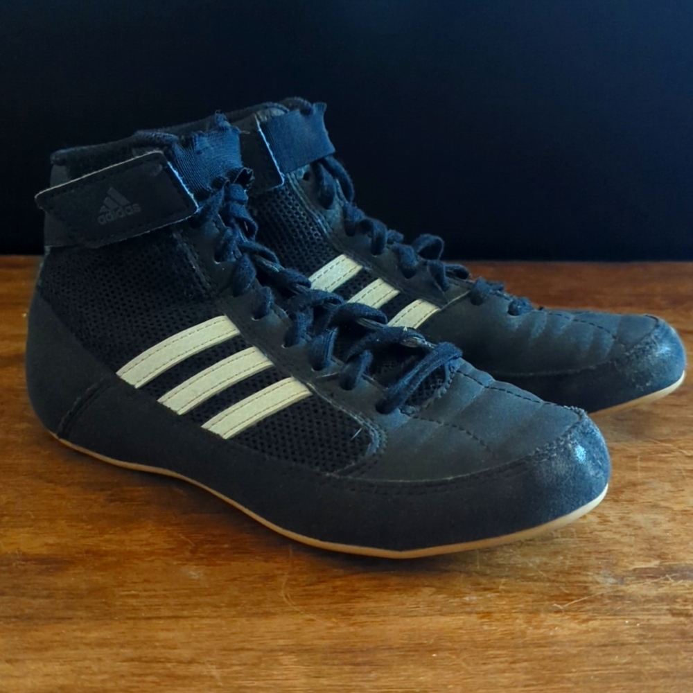 Youth wrestling shoes size 2